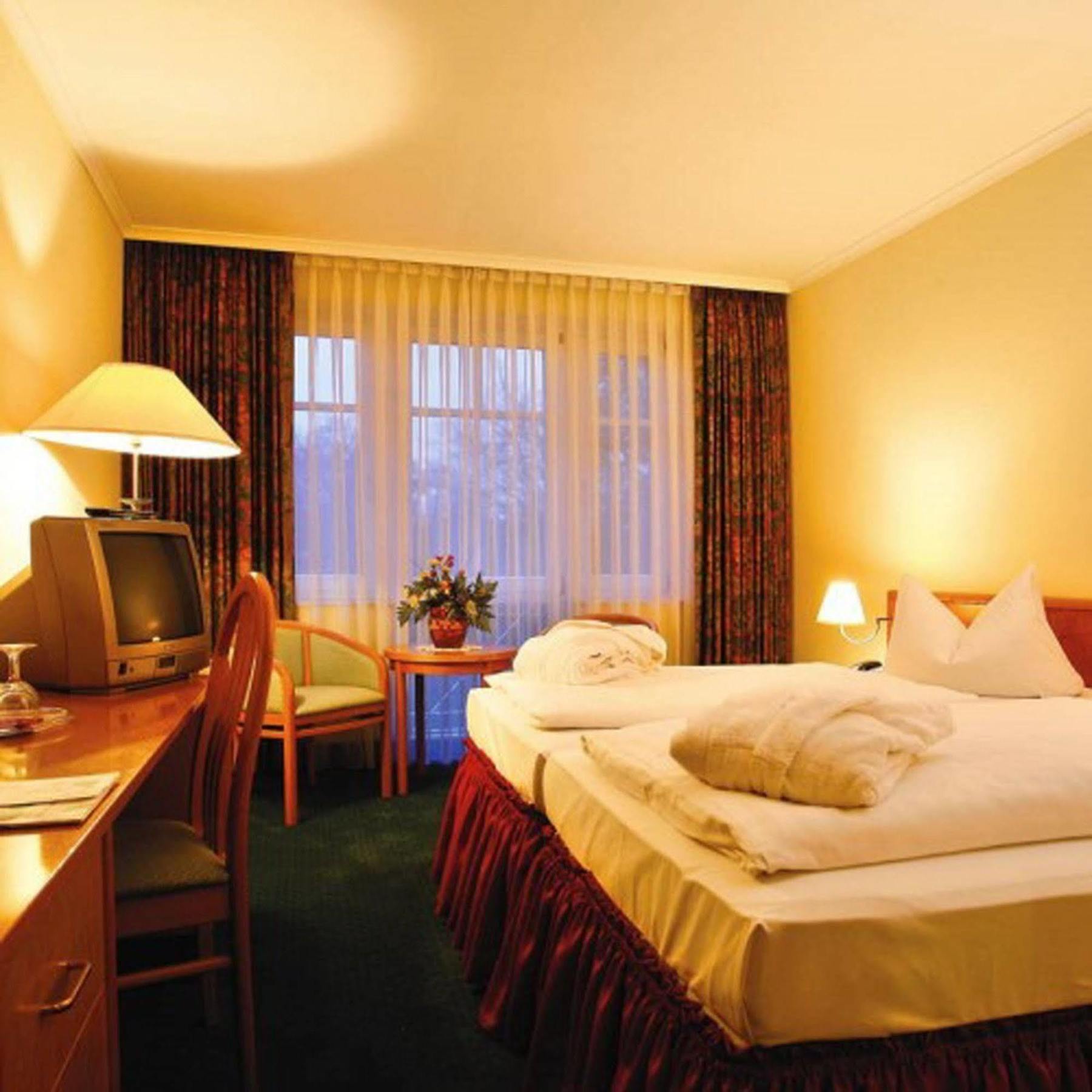 Park Hotel Fasanerie Neustrelitz Exterior foto